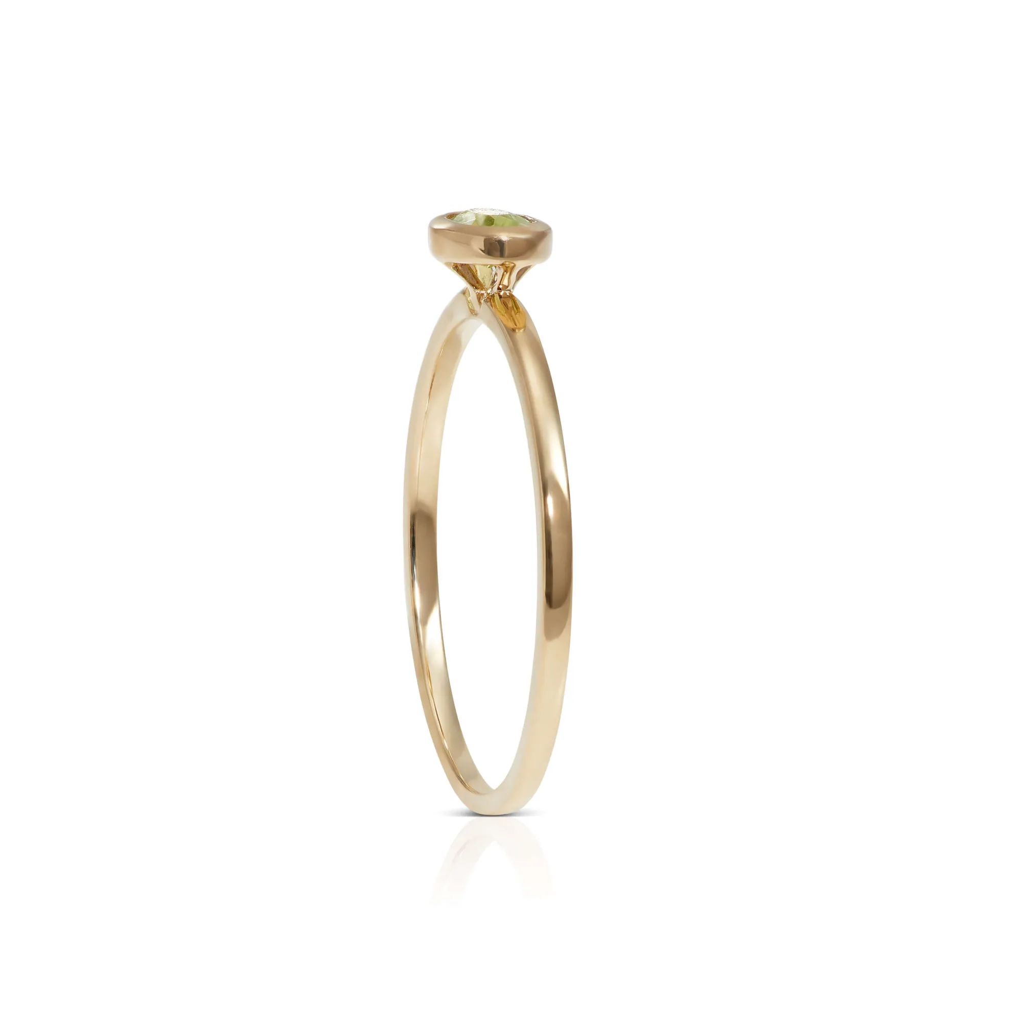Bezel Set Oval Peridot Ring 14K Outlet