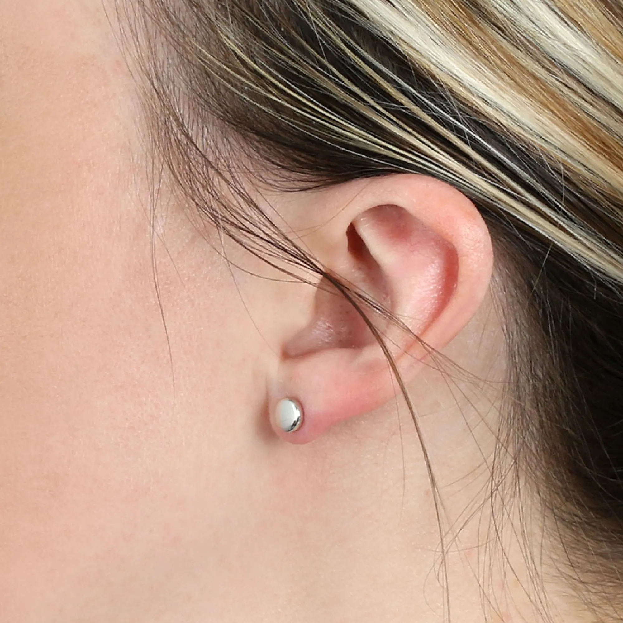 Flat Round Stud Earrings 14K