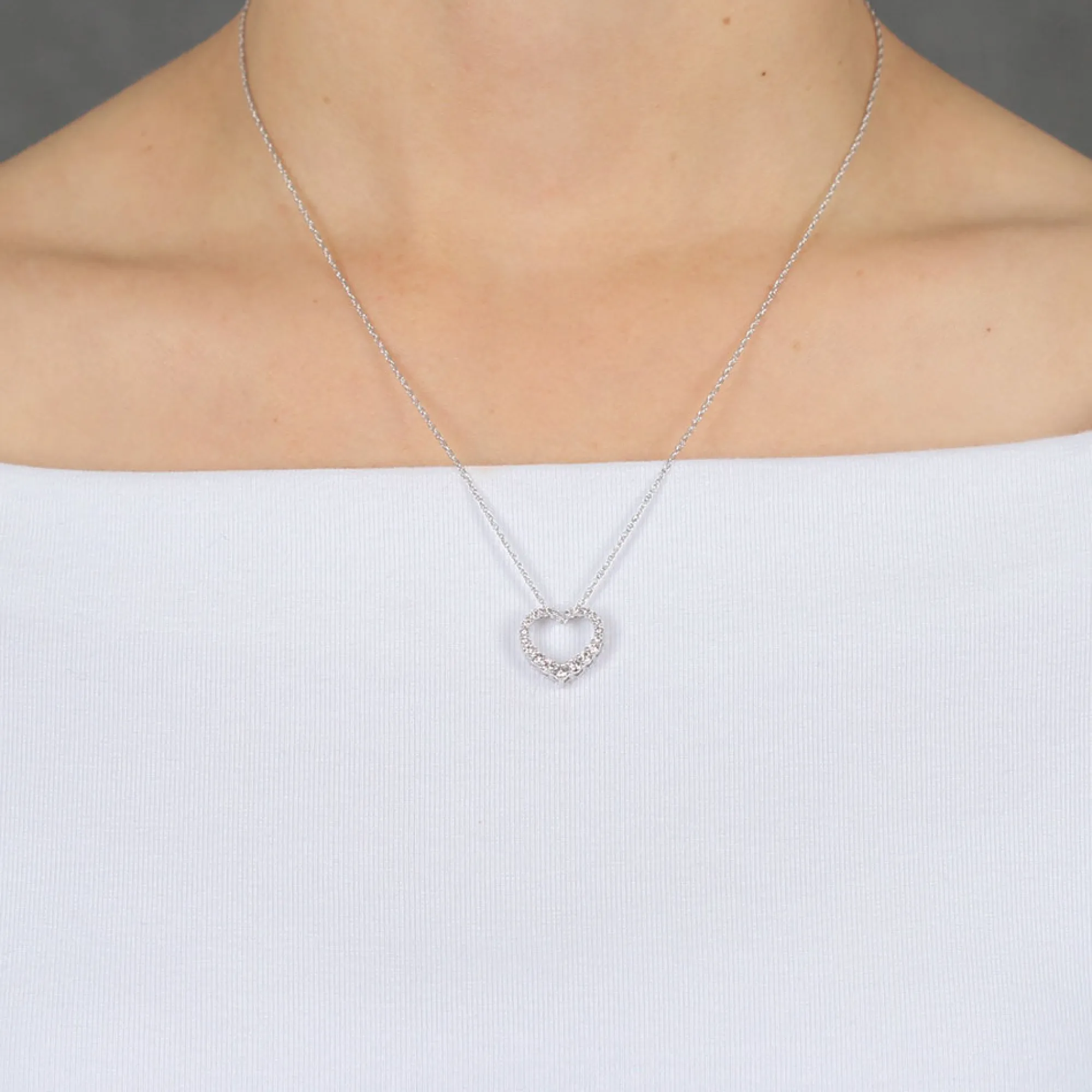 Graduated Diamond Heart Pendant 14K, 1/2 ctw. Clearance