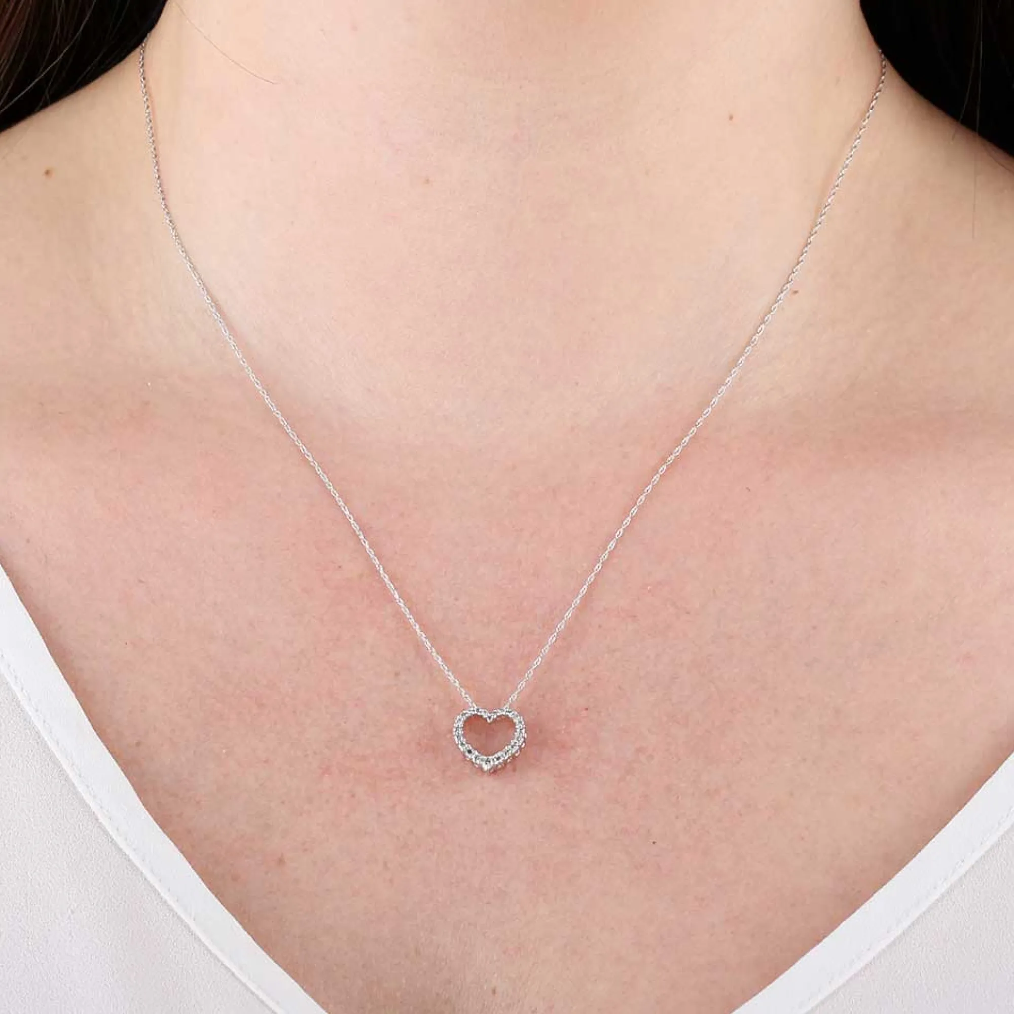 Graduated Diamond Heart Pendant 14K, 1/5 ctw. Hot