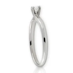Ikuma Canadian Diamond Ring 14K, 1/7 ct. Hot
