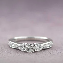 Ikuma Canadian Diamond 3-Stone Ring 14K Hot