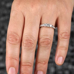 Ikuma Canadian Diamond 3-Stone Ring 14K Hot
